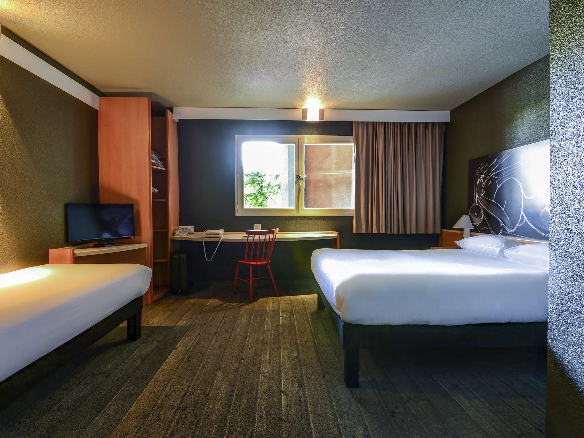 Ibis Budget Orly Chevilly Tram 7- 4 Star