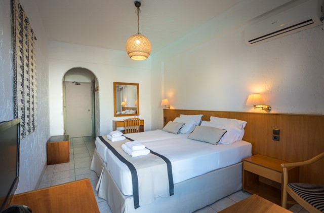 Heronissos Hotel - 4 Star